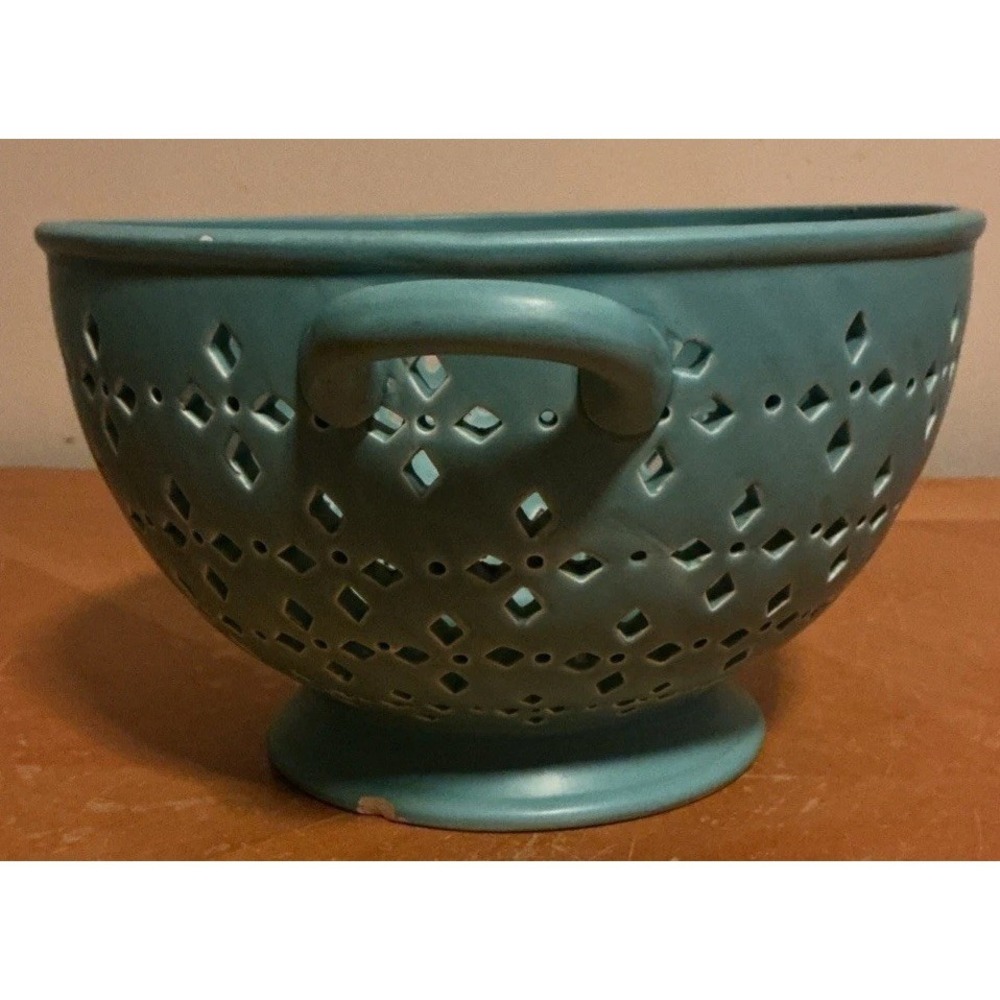 Threshold Earthenware Teal Ceramic Colander‎ 5.5" X 9" - Picture 5 of 12